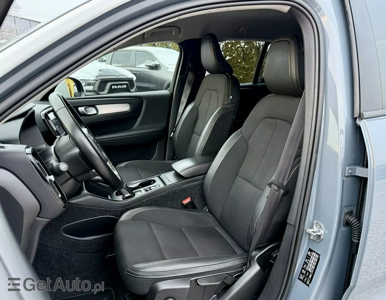 VOLVO XC 40 D3 AWD Momentum Pro