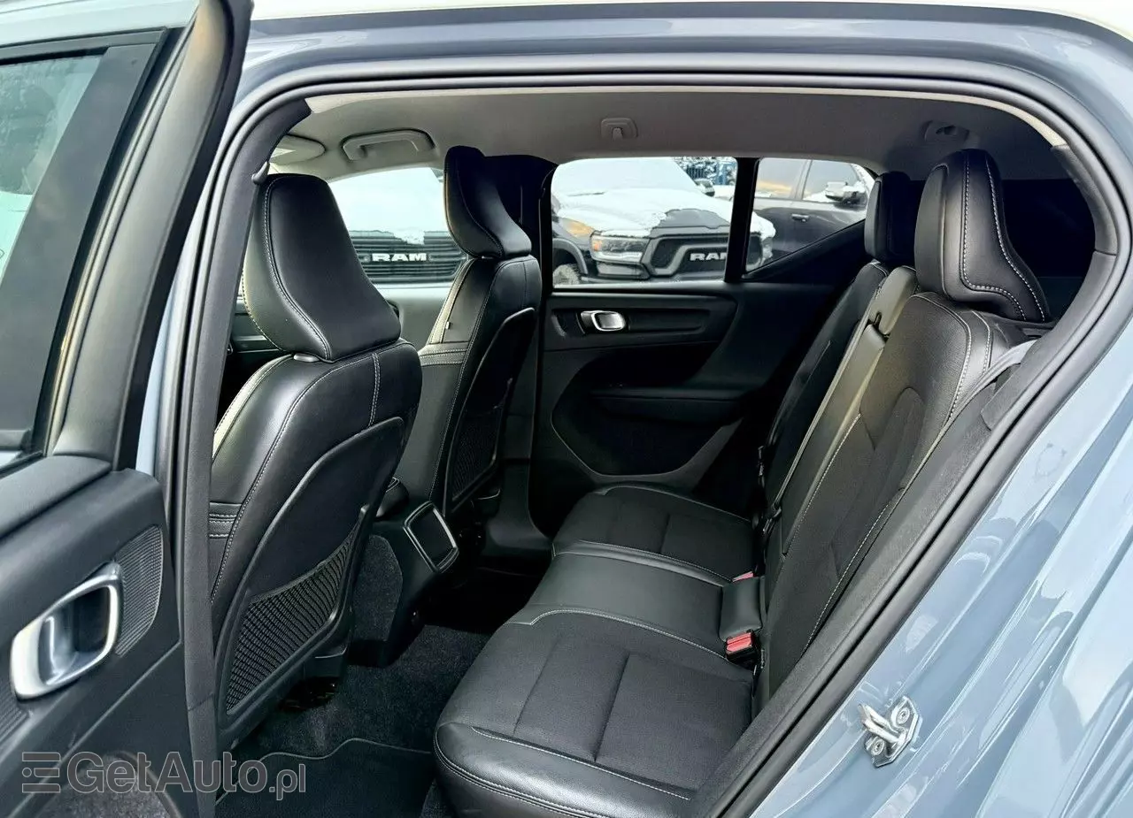 VOLVO XC 40 D3 AWD Momentum Pro