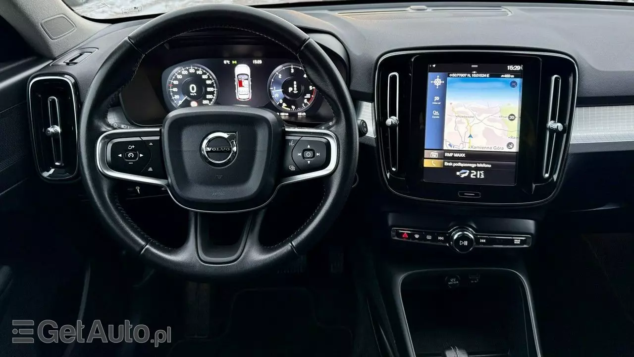 VOLVO XC 40 D3 AWD Momentum Pro