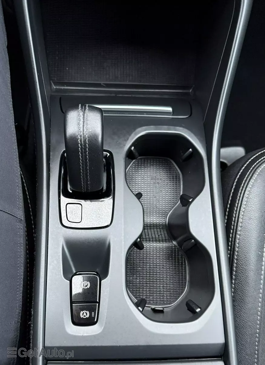 VOLVO XC 40 D3 AWD Momentum Pro