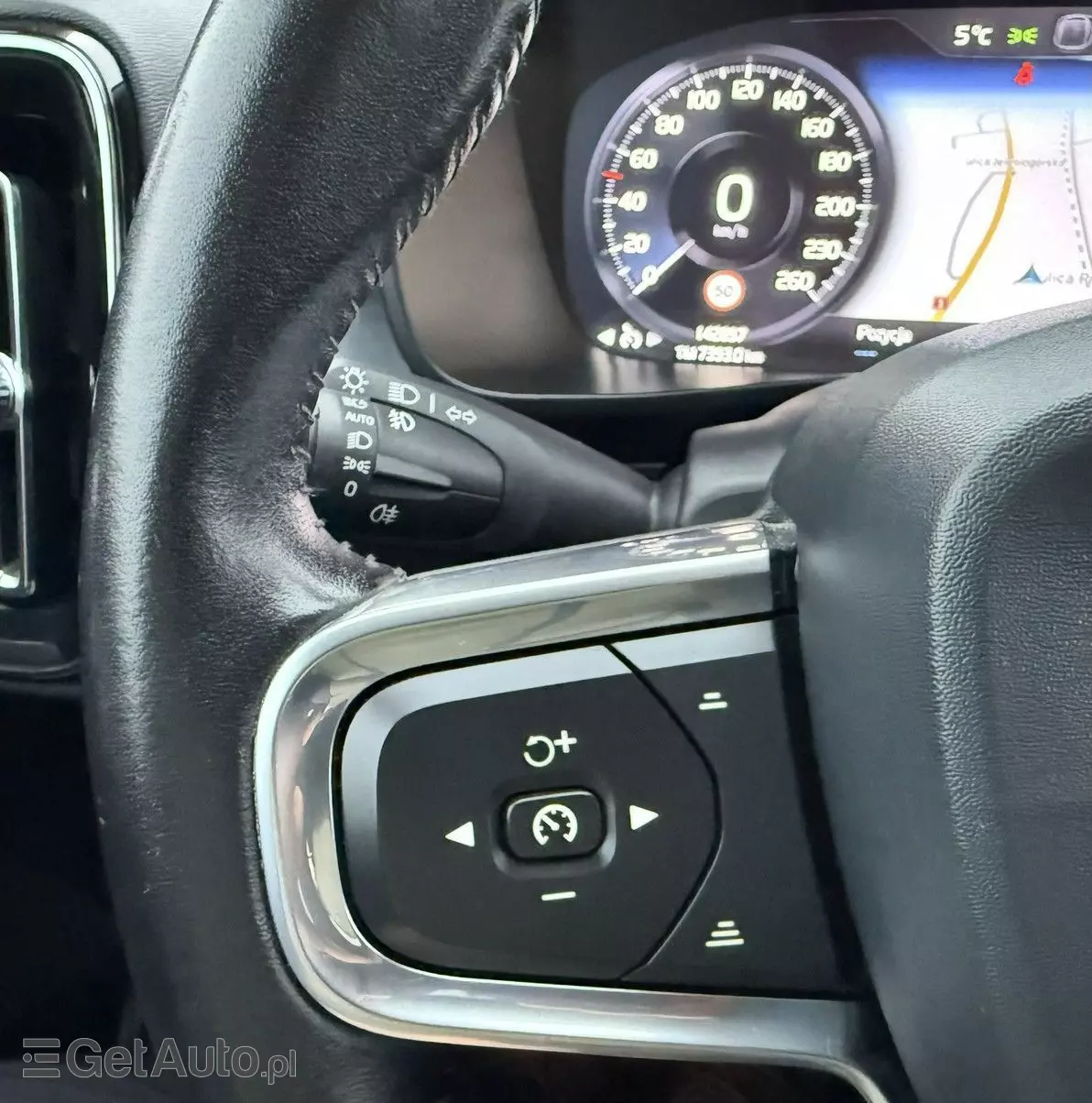 VOLVO XC 40 D3 AWD Momentum Pro