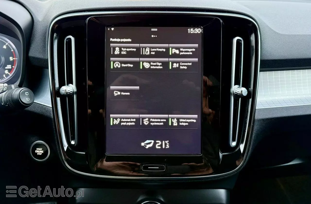 VOLVO XC 40 D3 AWD Momentum Pro