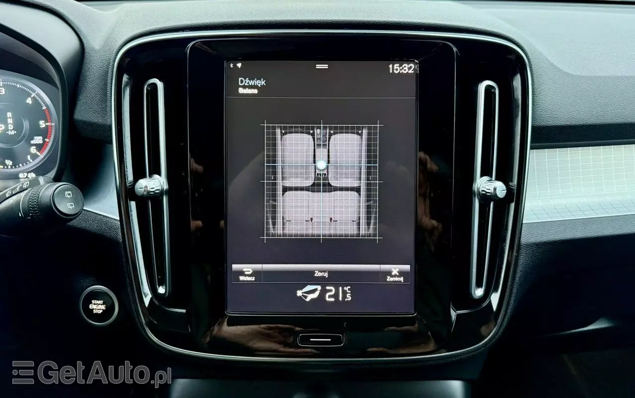 VOLVO XC 40 D3 AWD Momentum Pro