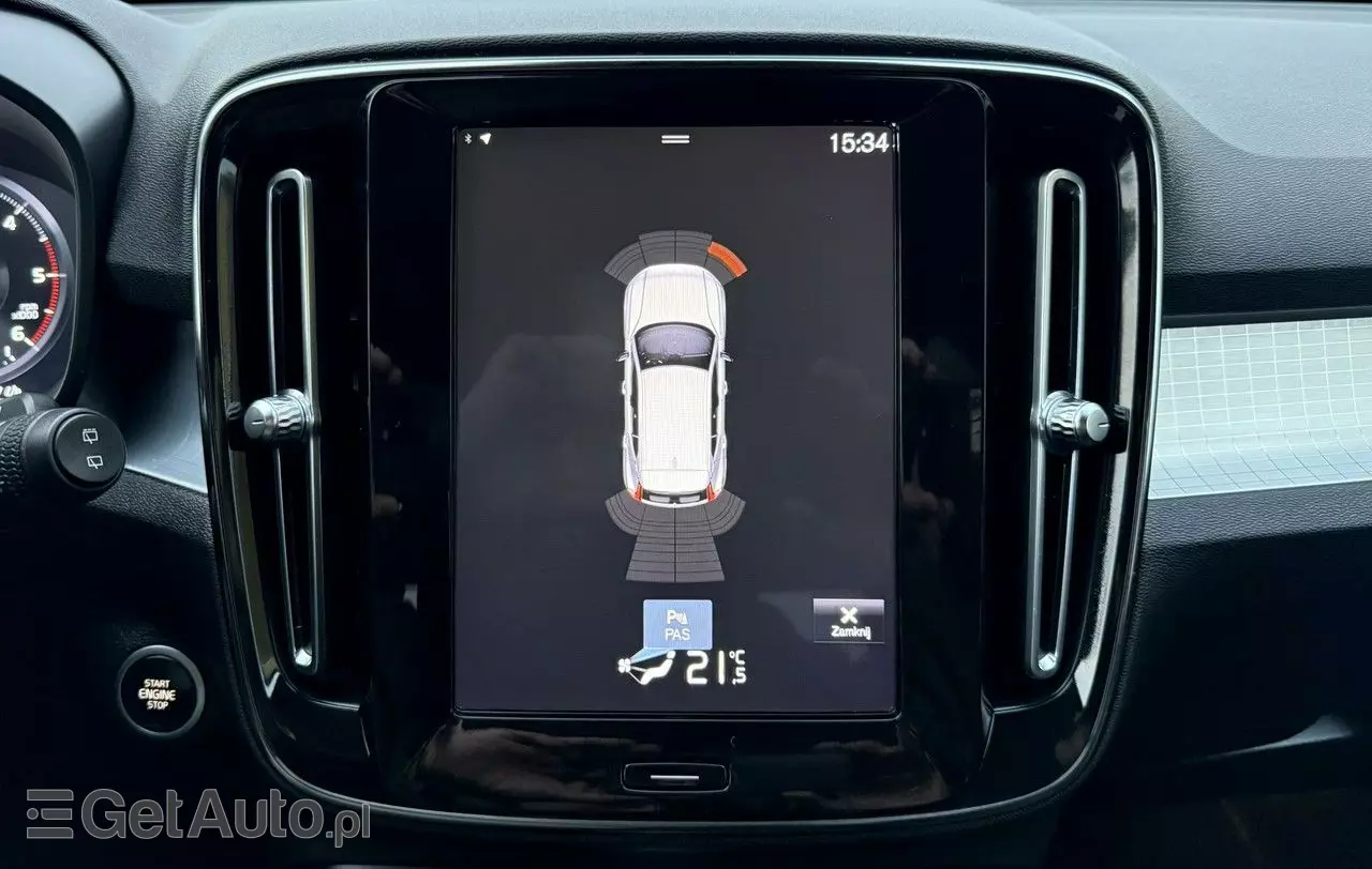 VOLVO XC 40 D3 AWD Momentum Pro