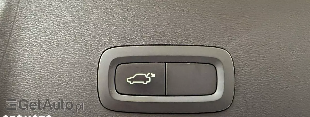 VOLVO XC 40 D3 AWD Momentum Pro