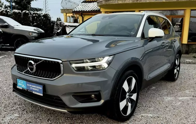 VOLVO XC 40 D3 AWD Momentum Pro
