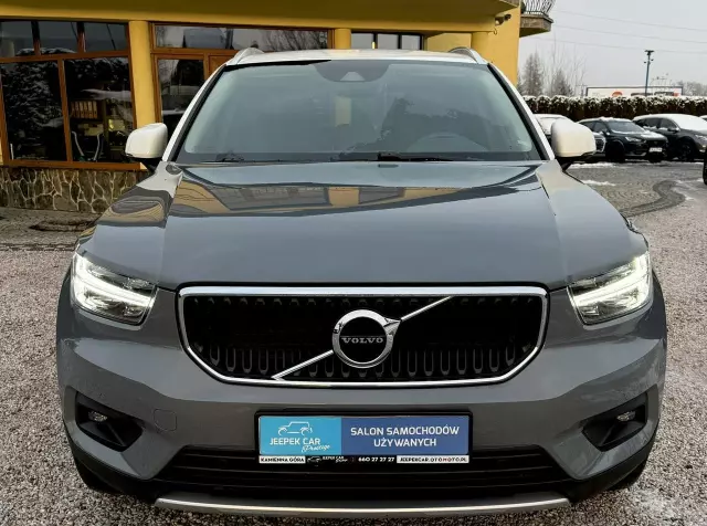VOLVO XC 40 D3 AWD Momentum Pro