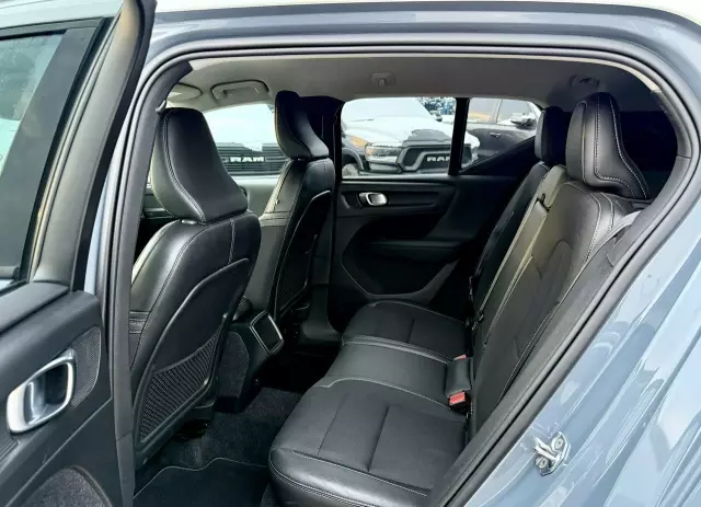 VOLVO XC 40 D3 AWD Momentum Pro