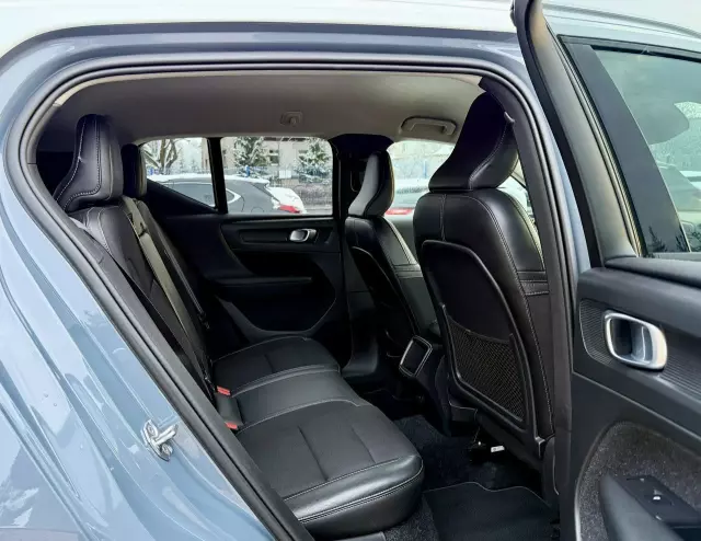 VOLVO XC 40 D3 AWD Momentum Pro