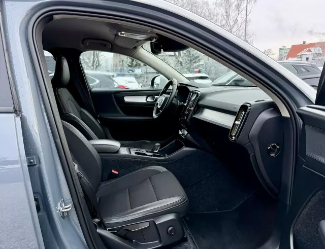 VOLVO XC 40 D3 AWD Momentum Pro