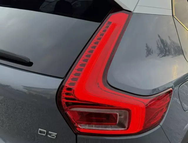 VOLVO XC 40 D3 AWD Momentum Pro