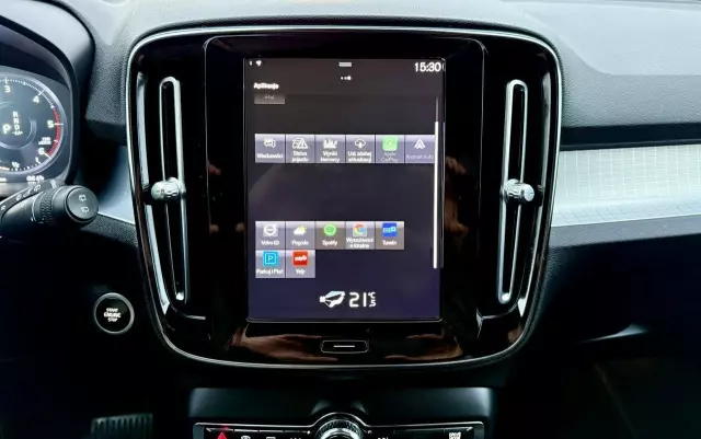 VOLVO XC 40 D3 AWD Momentum Pro