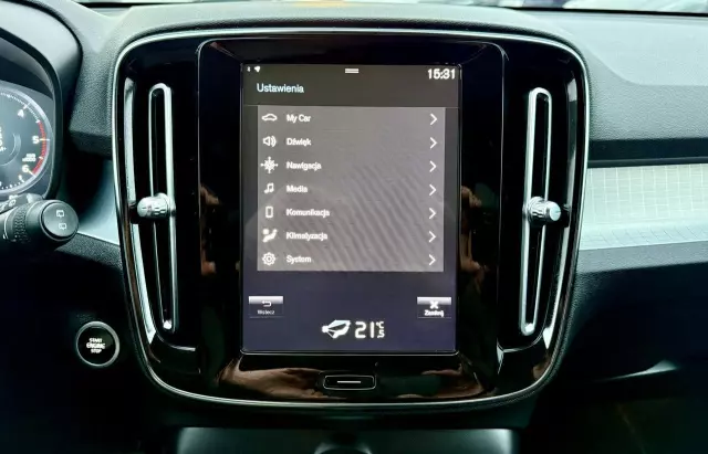 VOLVO XC 40 D3 AWD Momentum Pro