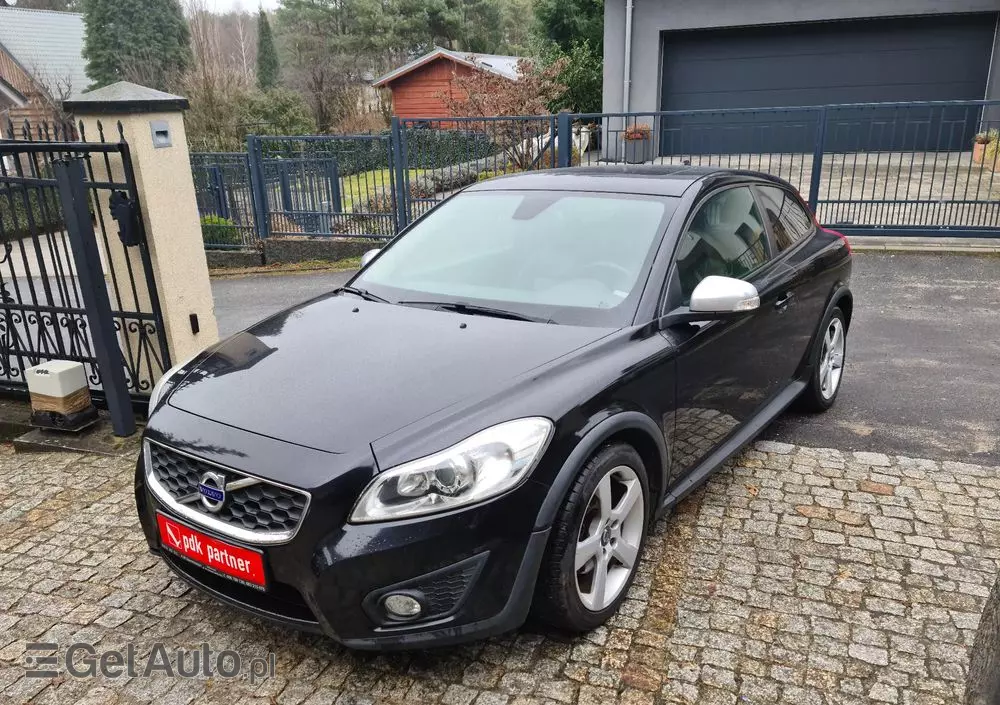 VOLVO C30 D2 DRIVe R-Design