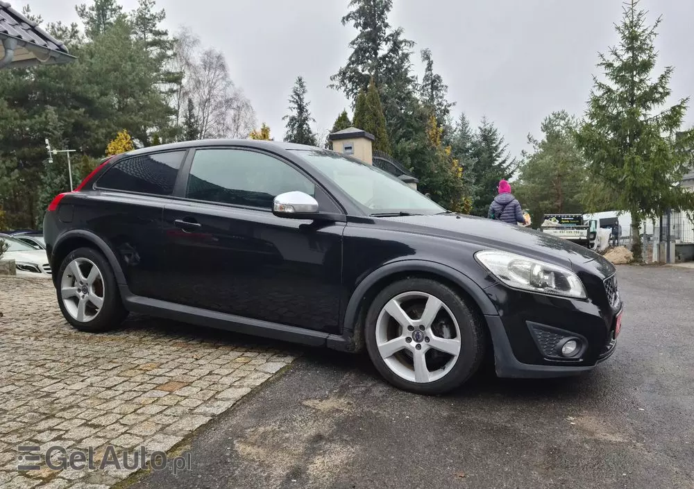 VOLVO C30 D2 DRIVe R-Design