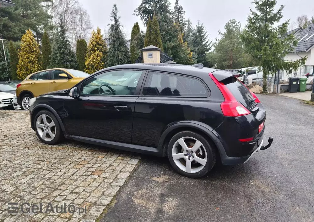 VOLVO C30 D2 DRIVe R-Design