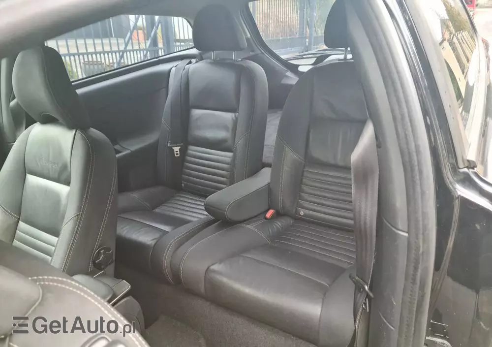 VOLVO C30 D2 DRIVe R-Design