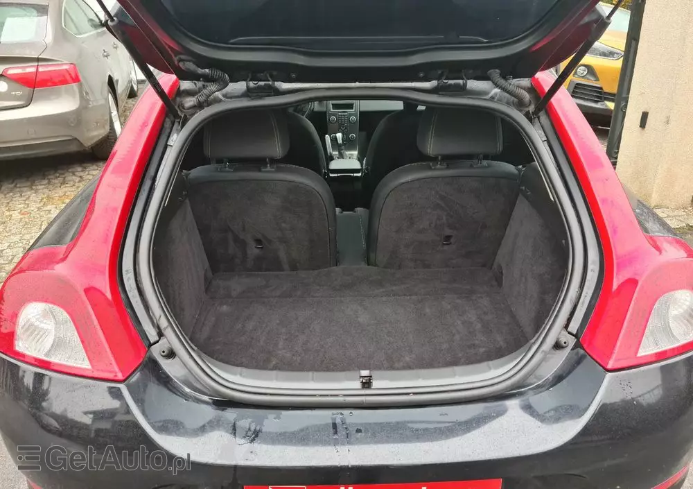 VOLVO C30 D2 DRIVe R-Design