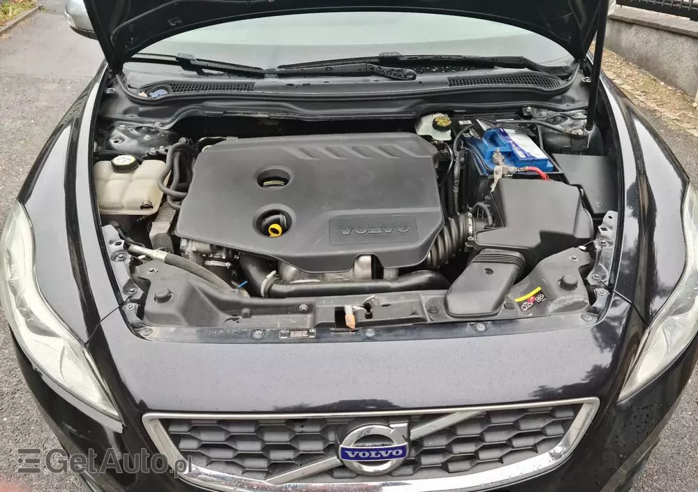 VOLVO C30 D2 DRIVe R-Design