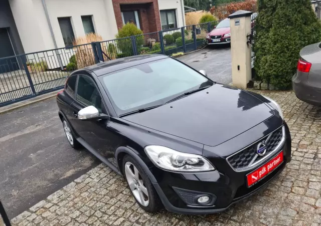 VOLVO C30 D2 DRIVe R-Design