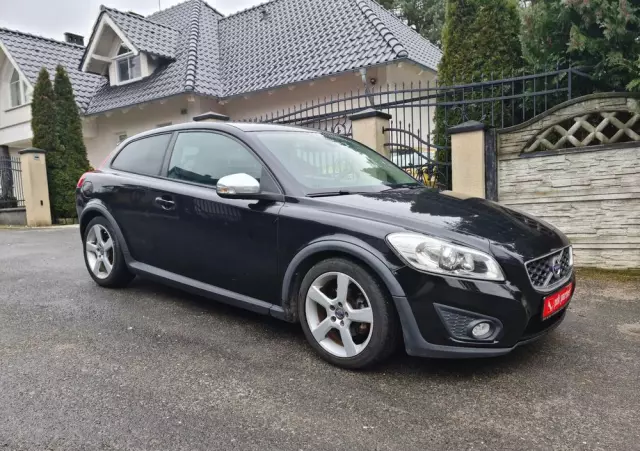 VOLVO C30 D2 DRIVe R-Design