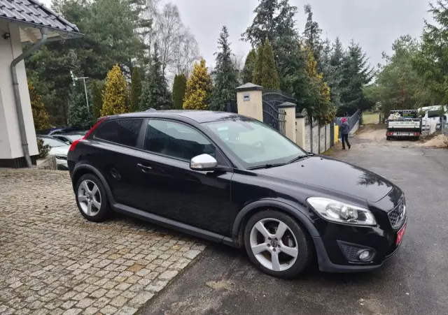 VOLVO C30 D2 DRIVe R-Design