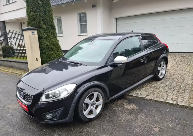 VOLVO C30 D2 DRIVe R-Design