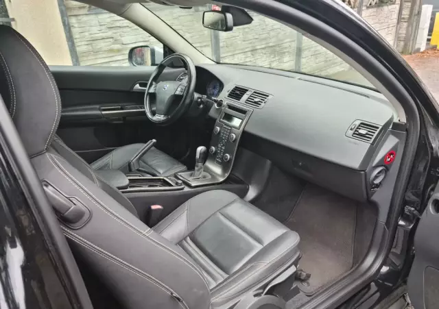 VOLVO C30 D2 DRIVe R-Design