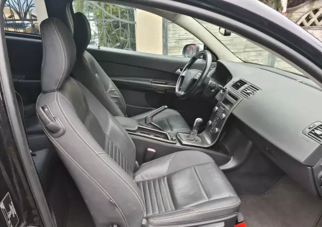 VOLVO C30 D2 DRIVe R-Design