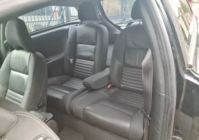 VOLVO C30 D2 DRIVe R-Design