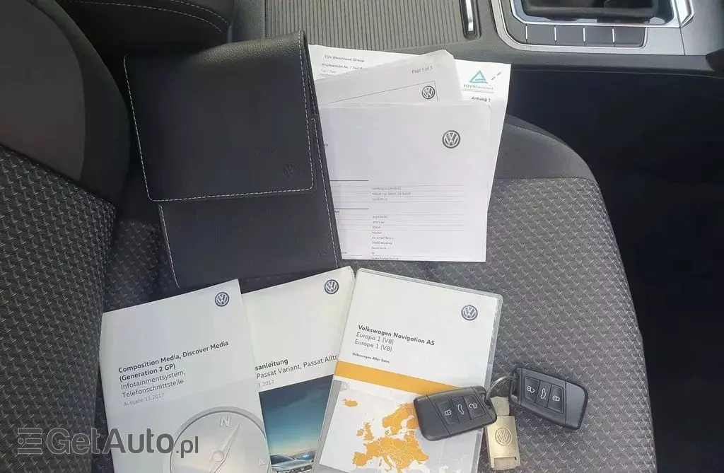 VOLKSWAGEN Passat 