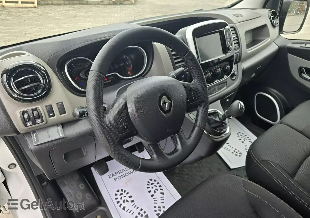 RENAULT Trafic 