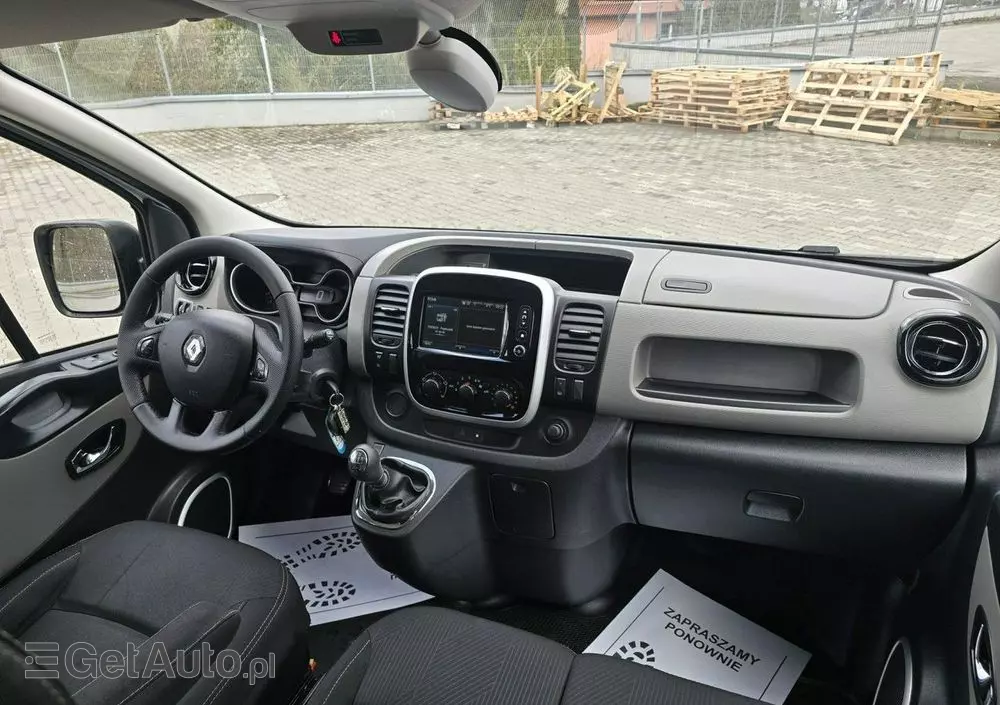 RENAULT Trafic 