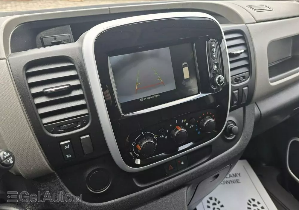 RENAULT Trafic 