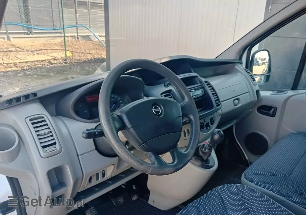 OPEL Vivaro 