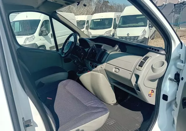 OPEL Vivaro 