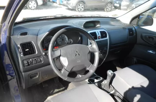 MITSUBISHI Space Star 