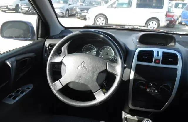 MITSUBISHI Space Star 