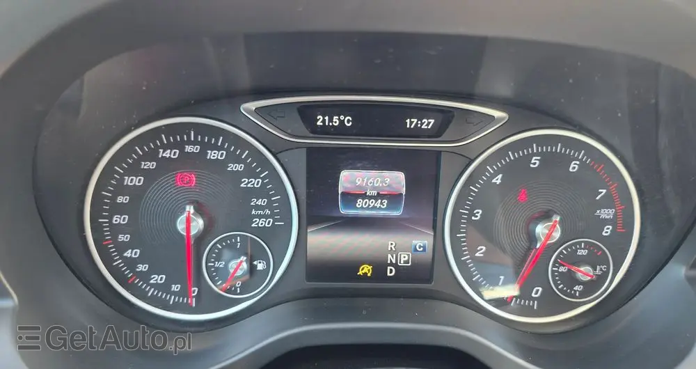 MERCEDES-BENZ GLA 200 7G-DCT