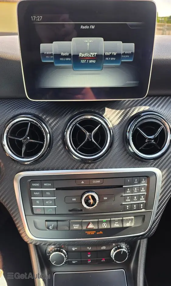 MERCEDES-BENZ GLA 200 7G-DCT