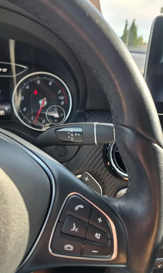 MERCEDES-BENZ GLA 200 7G-DCT
