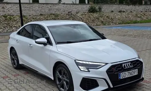AUDI S3 