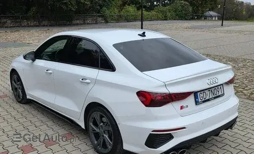 AUDI S3 