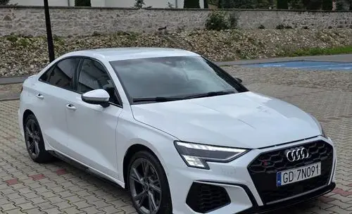 AUDI S3 