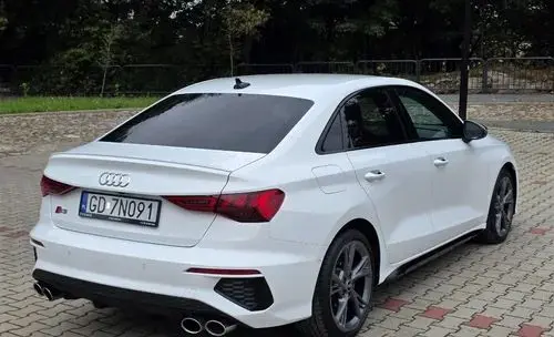 AUDI S3 