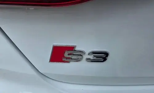 AUDI S3 