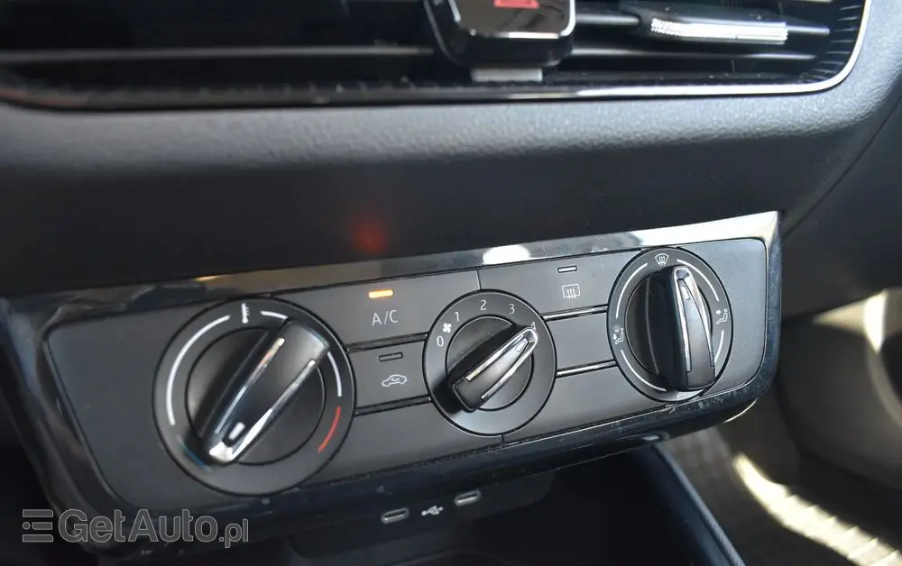 SKODA Fabia 1.0 Ambition