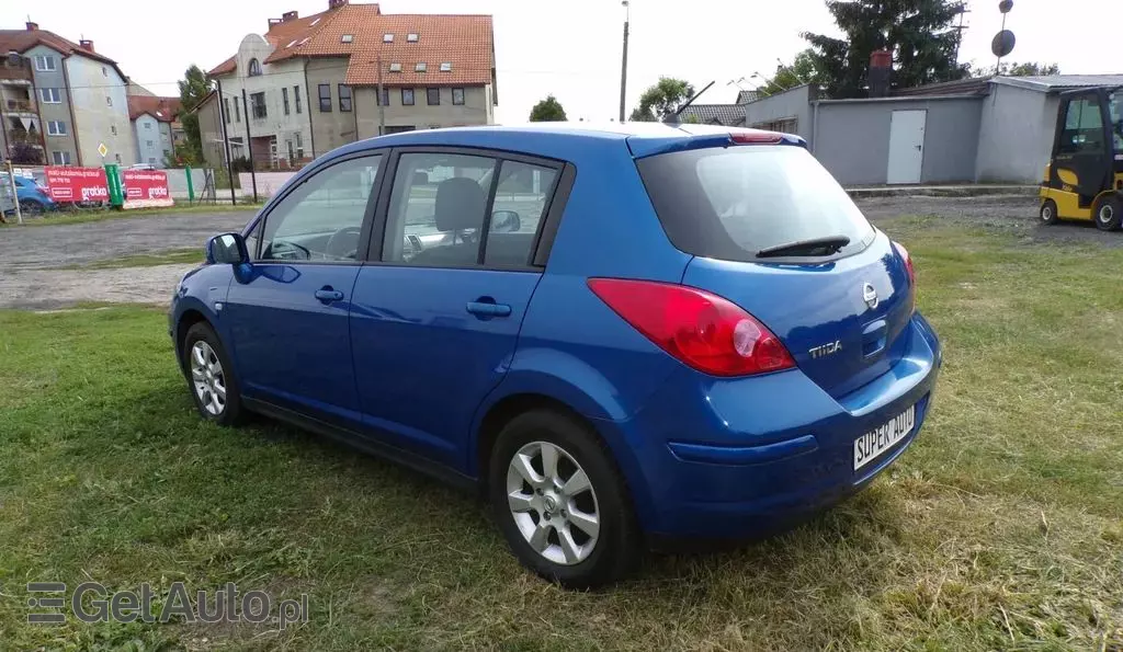 NISSAN Tiida 