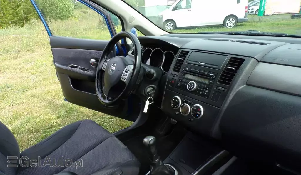 NISSAN Tiida 