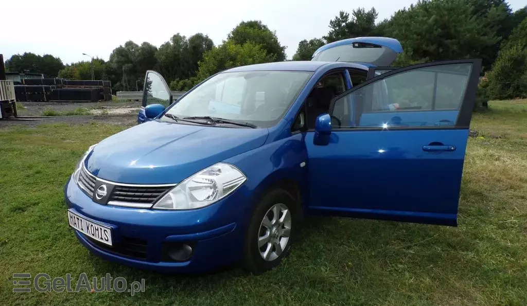NISSAN Tiida 